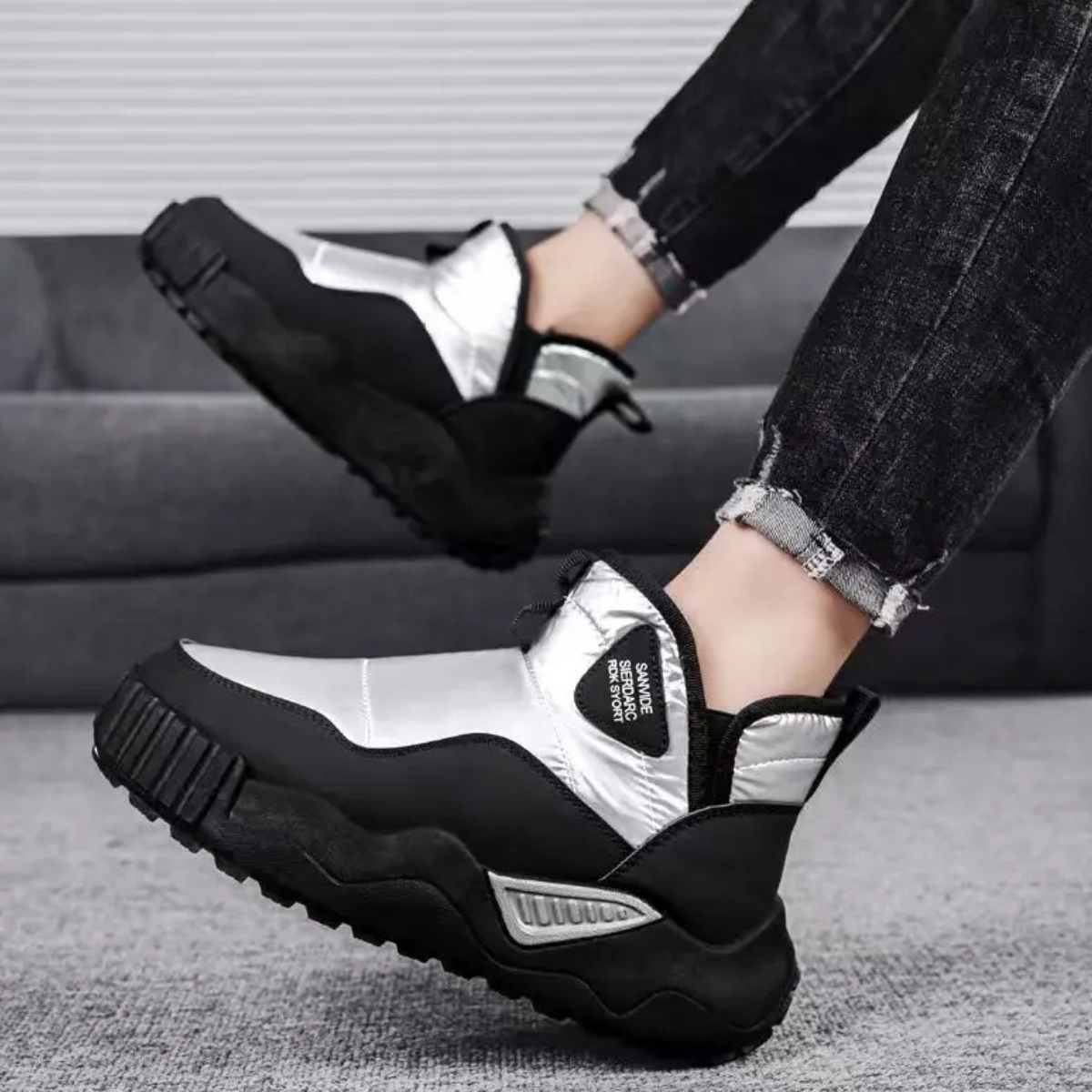 The Ironwood Hill Men’s Insulated Anti Slip Snow Boots