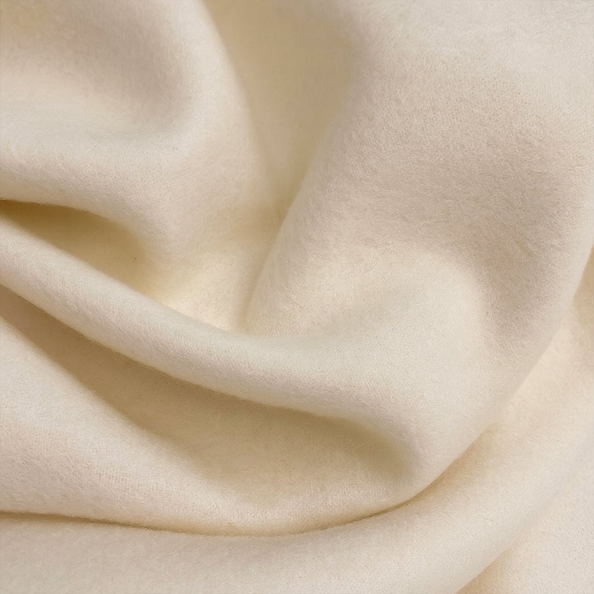 The Marais Cashmere Merino Scarf for Men - White