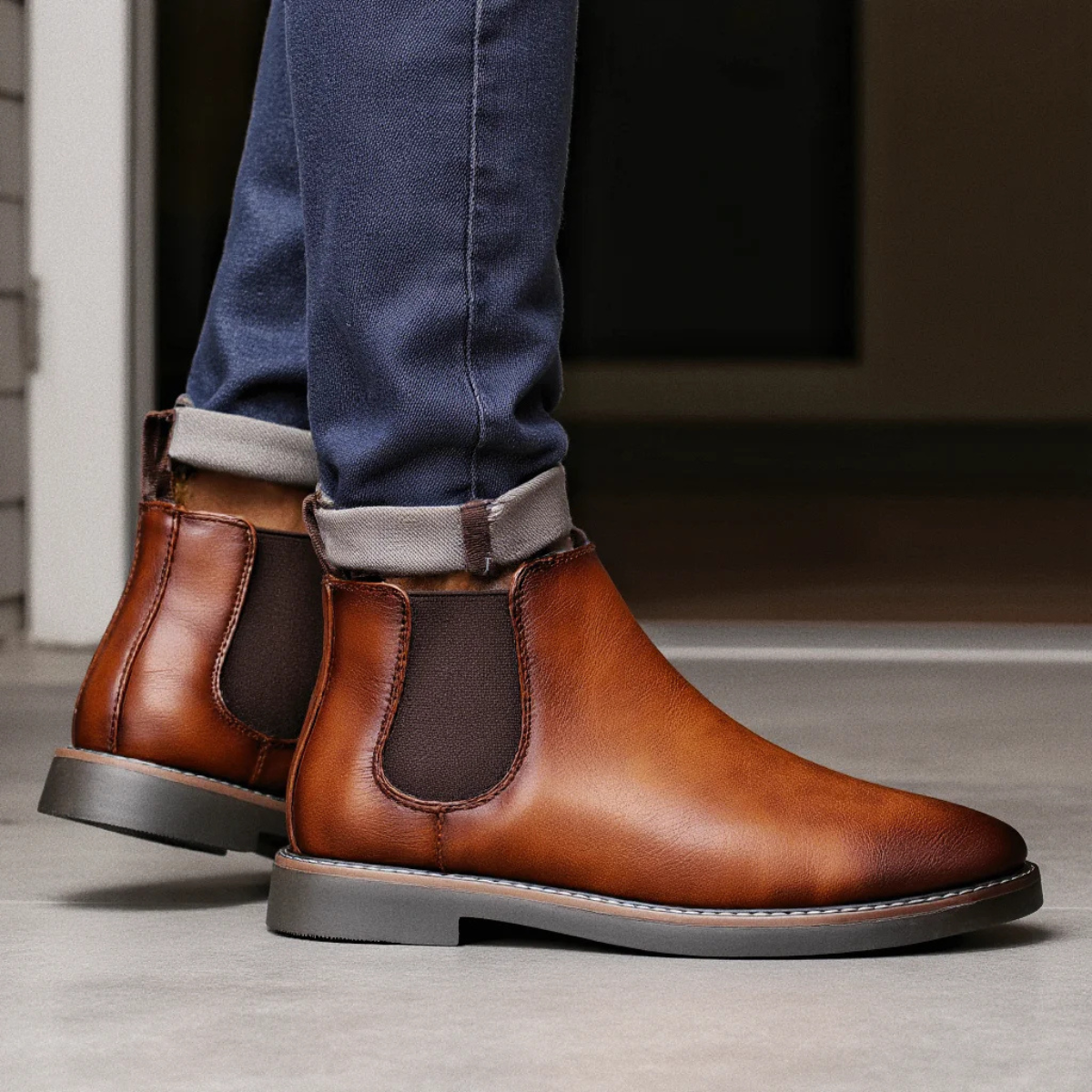 The Mantova Men’s Classic Retro Slip On Ankle Leather Chelsea Boots