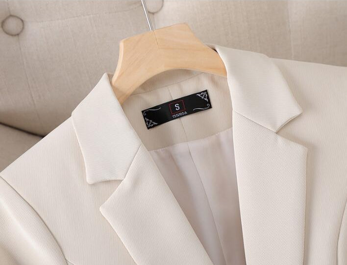 Women's Professional Blazer with Modern Cut