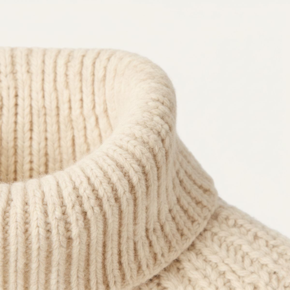 The Dundee Men's Chunky Wool Turtleneck Warm Sweater