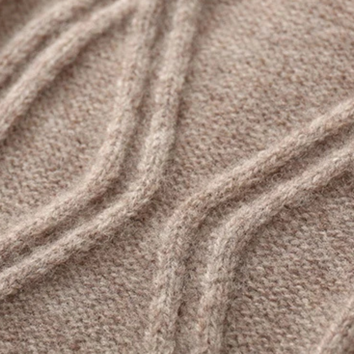 The Riverhill Men's Cashmere Cable Knit Half Zip Sweater