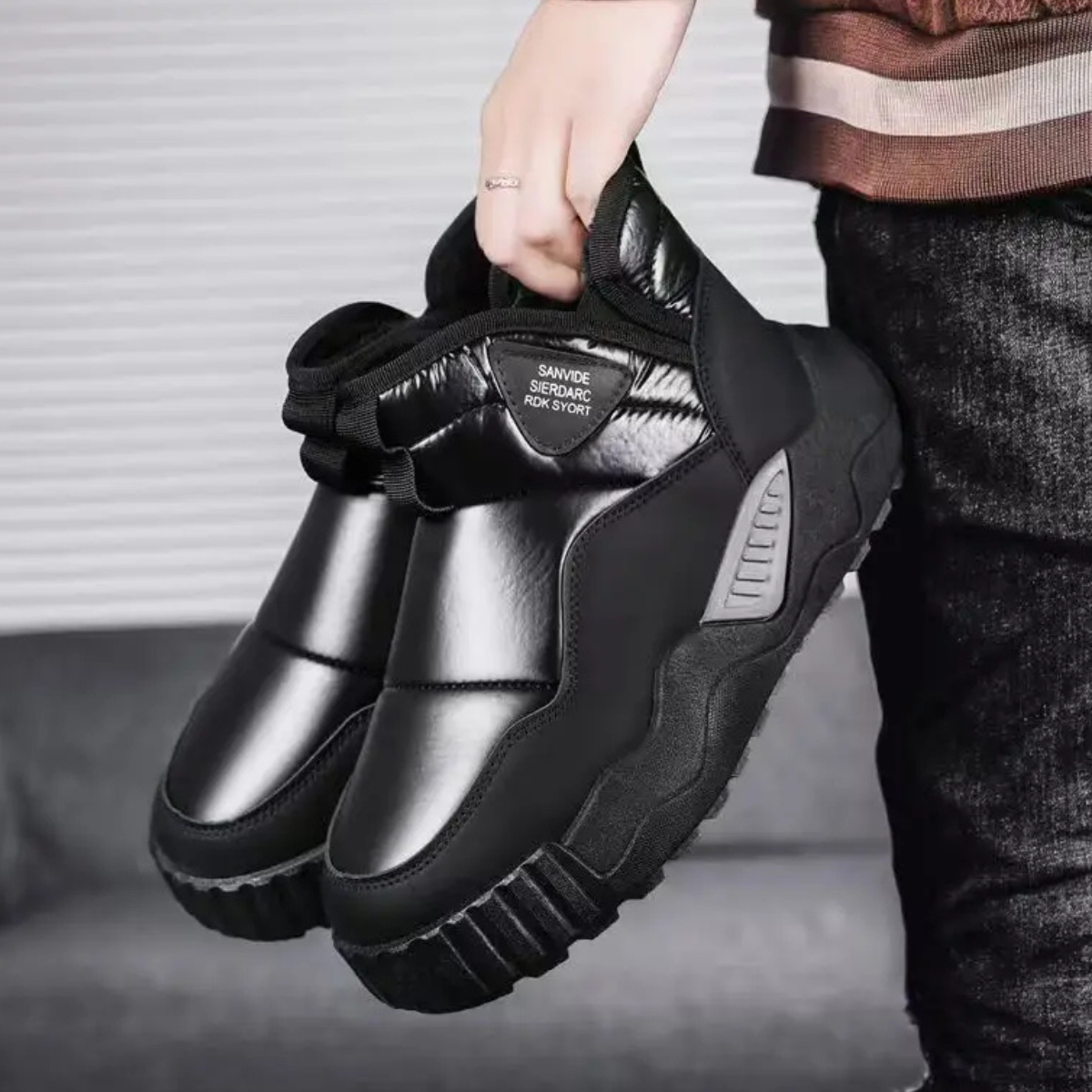 The Ironwood Hill Men’s Insulated Anti Slip Snow Boots