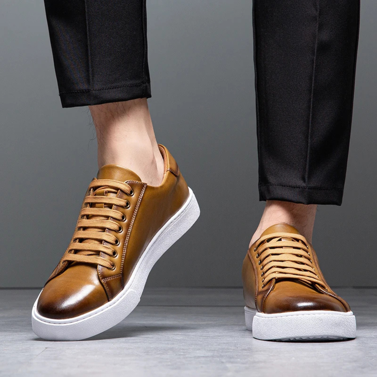 The Meadowlark Men’s Classic Low Top Casual Lace Up Shoes