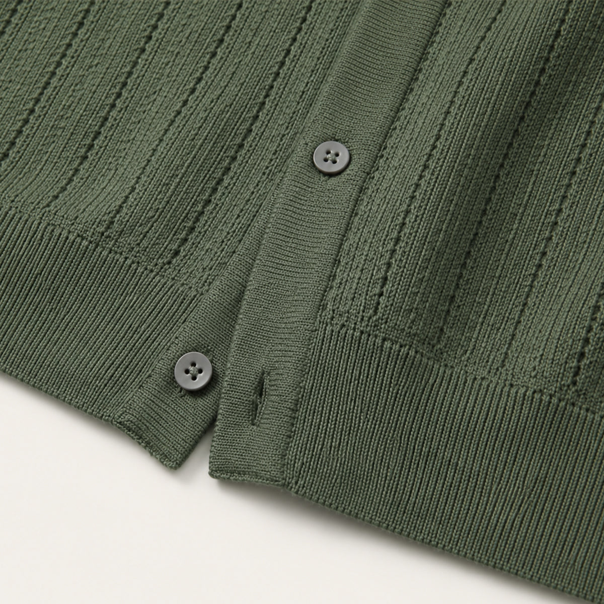 The Siracusa Men’s Lightweight Knit Button Down Polo Shirt