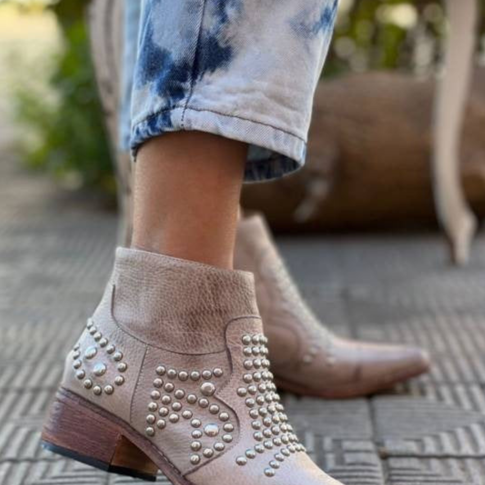 Women’s Western Suede Ankle Boots – Studded Pointed Toe Cowboy Booties